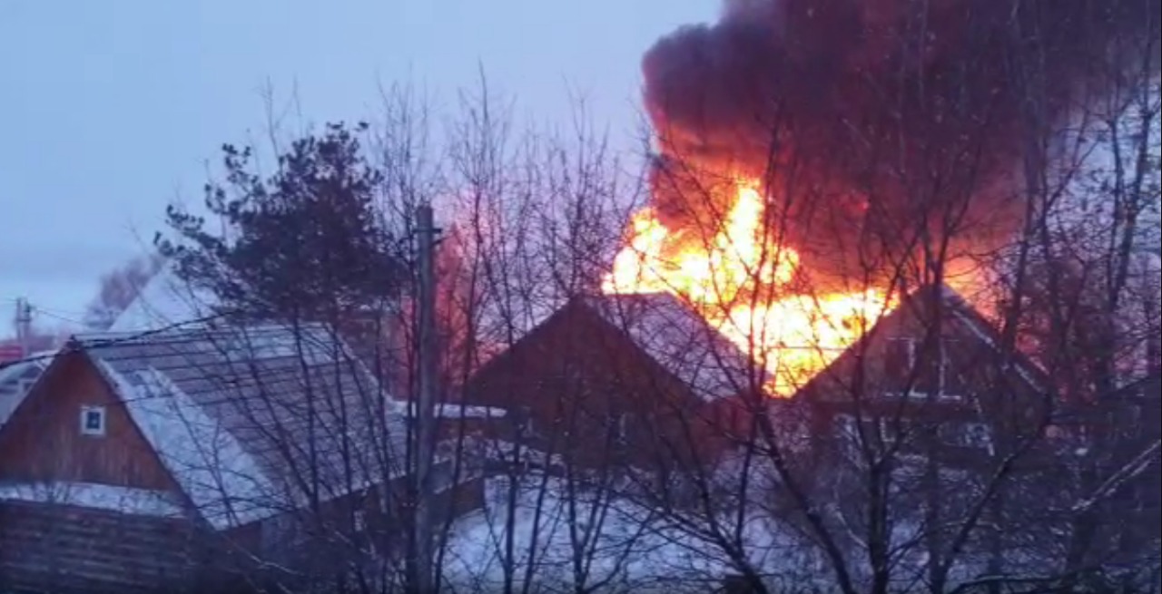 Крупный пожар на Старой Гальянке в Нижнем Тагиле (Видео) - Все новости  Нижнего Тагила и Свердловской области