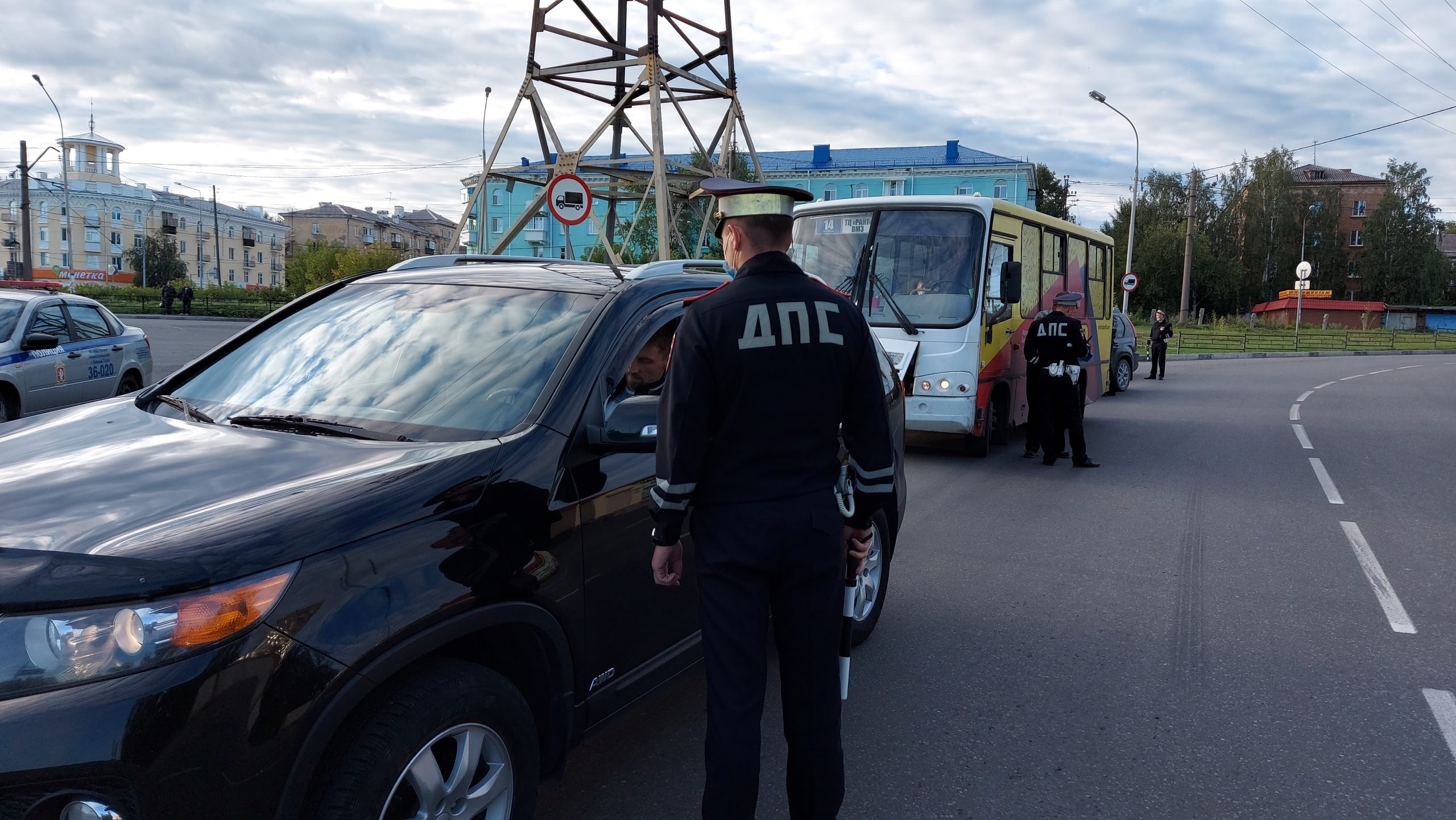 Тагил вчера. Инспектор ДПС. Водитель и ГАИ. Мероприятие пешеход ГИБДД. МВД ДПС.