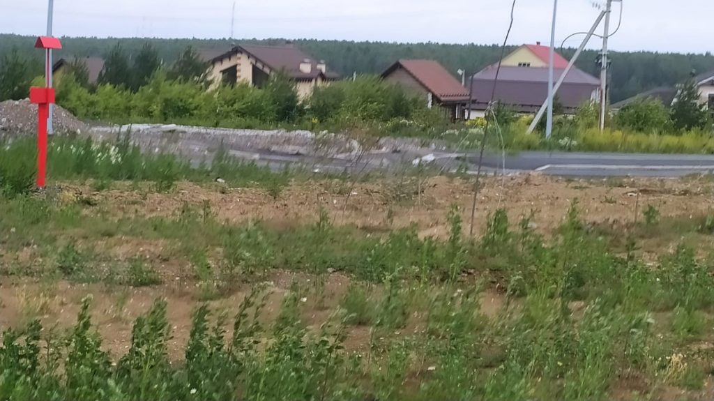 Новенький Луганский проспект «оброс» дорожными заплатками (Фото) -