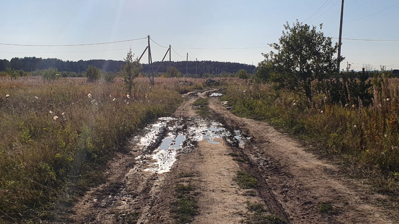 Владельцы участков в микрорайоне «Южный» Нижнего Тагила не могут добраться  до своих домов из-за отсутствия асфальтированных дорог