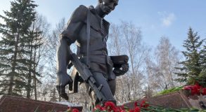 Памятник солдату Нижний Тагил