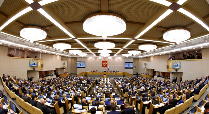 Госдума хочет втрое увеличить сумму долга для запрета на выезд -