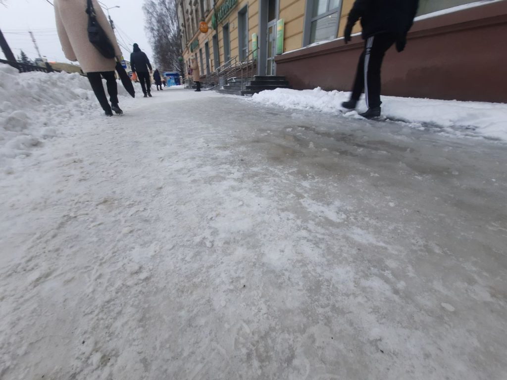 УК в Нижнем Тагиле выплатит 100 тыс. рублей инвалиду за травму