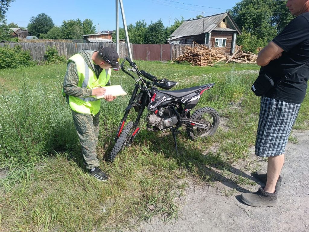 На Среднем Урале пьяный подросток попала в ДТП на мотоцикле