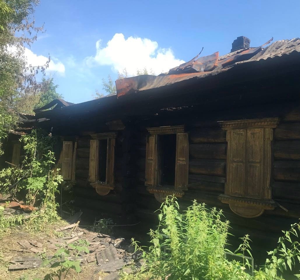 В Нижнем Тагиле в пожаре один человек погиб, второго успел спасти случайный  очевидец происшествия