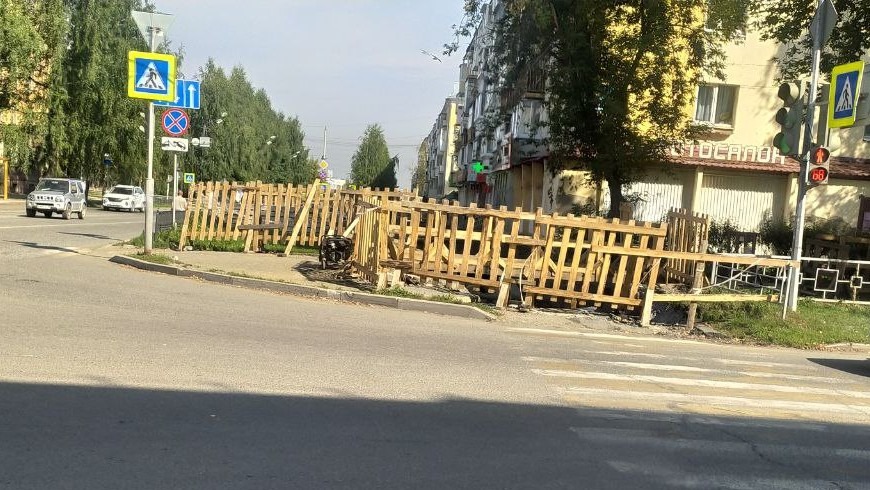 Празднование Дня города в Нижнем Тагиле пройдет на перекопанных улицах - В Нижнем Тагиле уже сегодня начинаются праздничные мероприятия в честь Дня рождения города. Торжество продлится до начала следующей недели. Однако центр города в этот особый праздник остался в перекопах. Коммунальщики не поспешили завершить ремонтные работы до особой для горожан даты. Празднование Дня города в Нижнем Тагиле пройдет на перекопанных улицах -