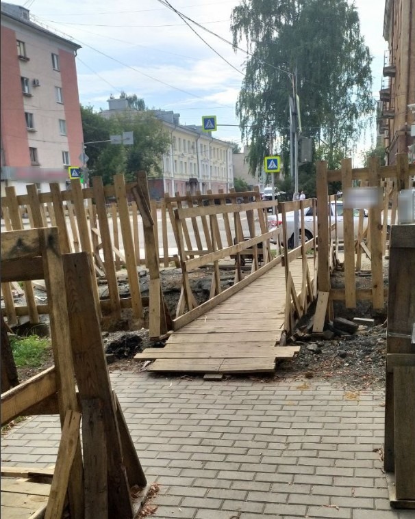 Празднование Дня города в Нижнем Тагиле пройдет на перекопанных улицах - В Нижнем Тагиле уже сегодня начинаются праздничные мероприятия в честь Дня рождения города. Торжество продлится до начала следующей недели. Однако центр города в этот особый праздник остался в перекопах. Коммунальщики не поспешили завершить ремонтные работы до особой для горожан даты. Празднование Дня города в Нижнем Тагиле пройдет на перекопанных улицах -