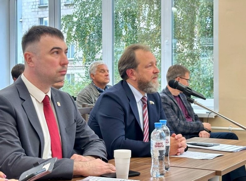 Депутат Госдумы Андрей Кузнецов провел прием граждан в Нижнем Тагиле -