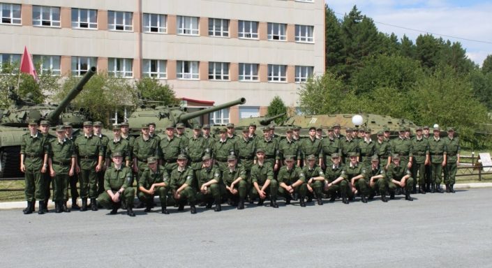 Три тысячи свердловчан отправятся на службу этой осенью -