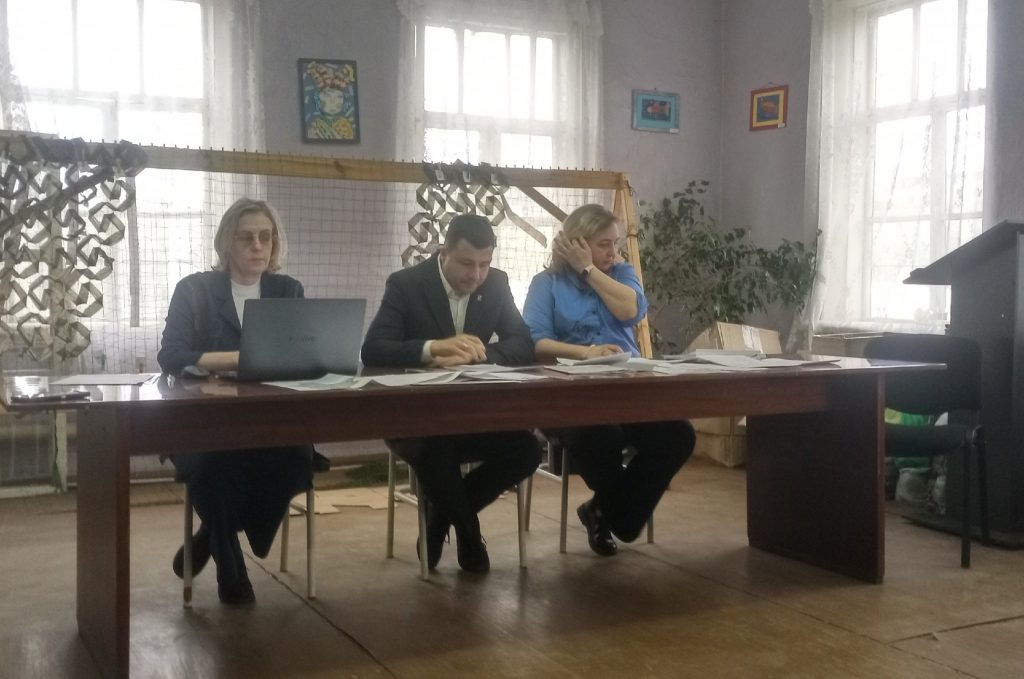 Публичные слушания в Черноисточинске прошли с минимальным участием жителей - Хакимов: в Черноисточинске проект по строительству нового водовода одобрен 11 жителями. Публичные слушания в Черноисточинске прошли с минимальным участием жителей -