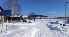Жители поселка требуют проверить законность отключений электричества в мороз -