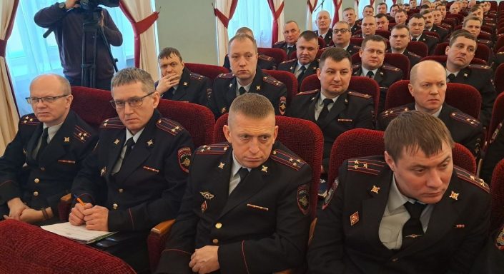 Свердловский главк МВД подвел итоги борьбы с нелегалами в 2025 году -
