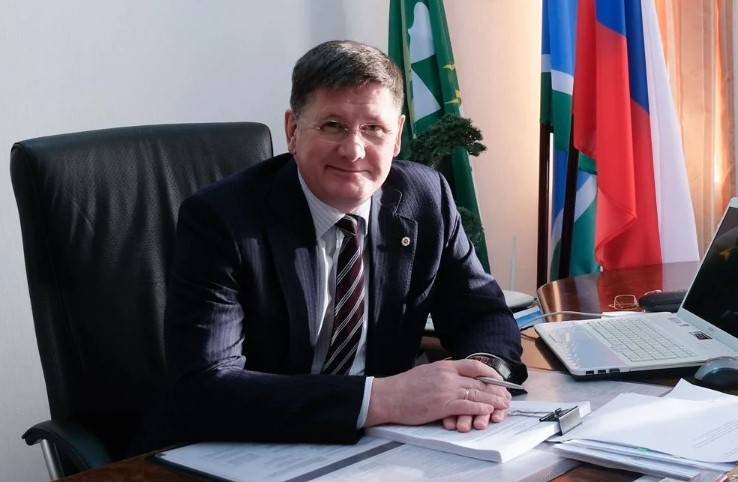 Мэр Берёзовского ушёл в отставку после 15 лет работы - Березовская городская дума 20 апреля официально удовлетворила заявление Евгения Писцова об отставке. За досрочное сложение полномочий депутаты проголосовали единогласно. Заседание носило внеочередной характер. Мэр Берёзовского ушёл в отставку после 15 лет работы -