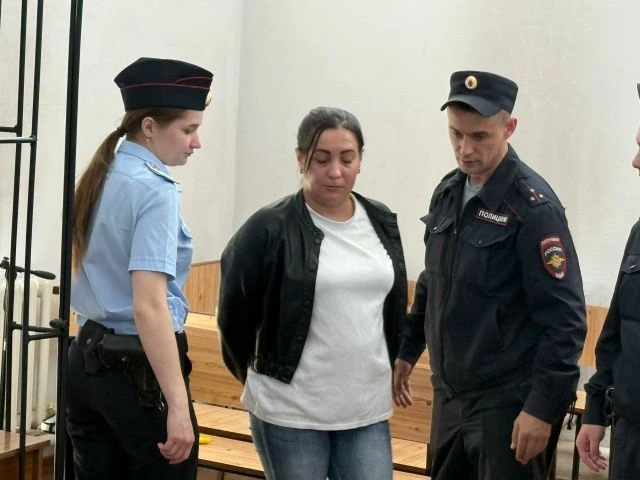 Свердловчанку осудили 14 лет 6 месяцев колонии за сбыт псилоциновых конфет - Головатая вину признала полностью. До суда заключила соглашение о сотрудничестве — помогала следствию выводить на других фигурантов. суд