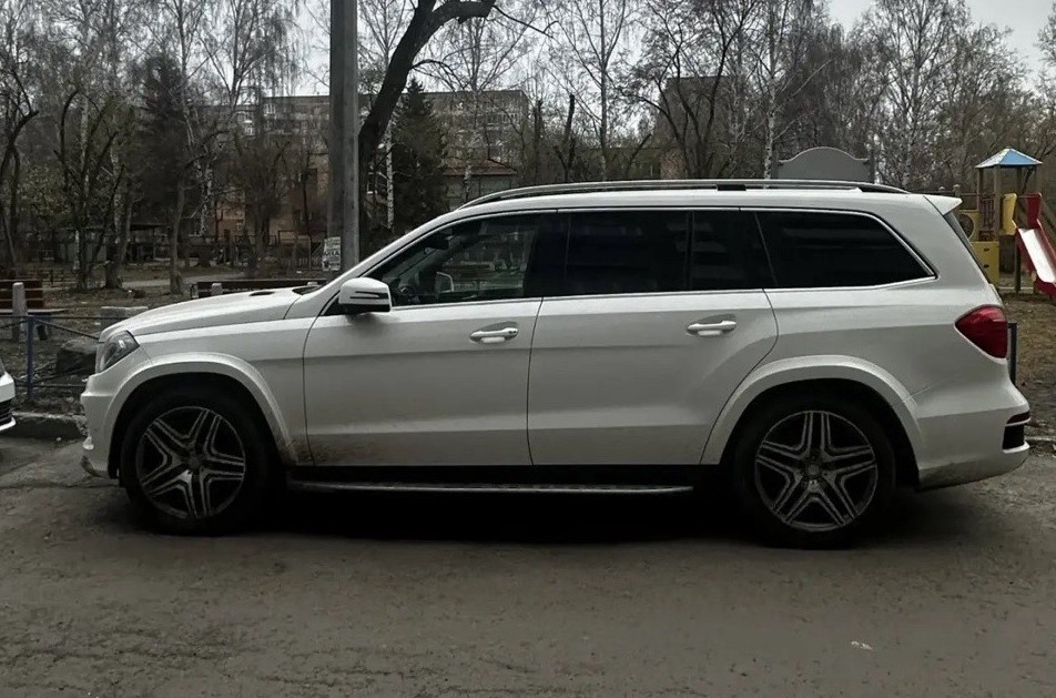 Уралец погасил миллионный долг, чтобы вернуть свой автомобиль - Сотрудники Кировского районного отделения ГУФССП России по Свердловской области все же вычислили местонахождение роскошного автомобиля. Уралец погасил миллионный долг, чтобы вернуть свой автомобиль -