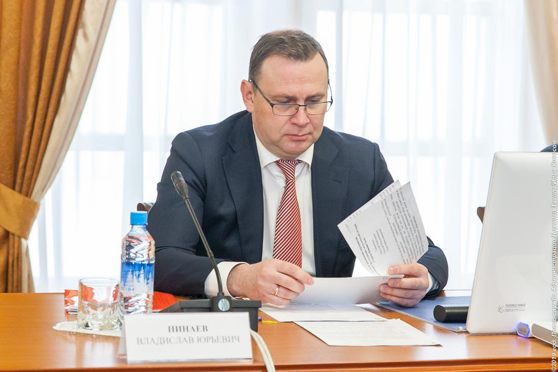 Пинаев: вода в Тагиле безопасна, несмотря на цвет - Градоначальник Нижнего Тагила объяснил, что изменение цвета связано с аномальными дождями, которые в этом году обрушились на Урал. Пинаев