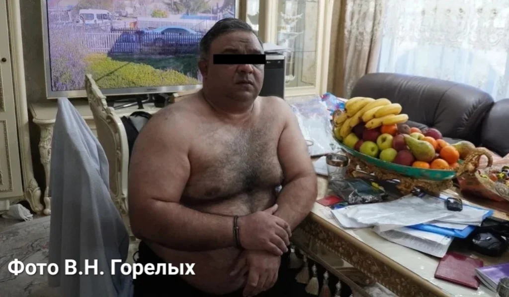 Свердловские полицейские пресекли деятельность брачных аферистов, подозреваемых в хищении выплат военнослужащим СВО - Сотрудниками отдела по борьбе с организованной преступностью Управления уголовного розыска ГУ МВД по Свердловской области во взаимодействии с коллегами из Управления ФСБ по Центральному военному округу в ходе проведенной спецоперации пресечена деятельность группы, подозреваемой в совершении мошеннических действий и хищении денежных средств военнослужащих, заключивших контракты о прохождении службы в Вооружённых Силах Российской Федерации в зоне проведения специальной военной операции. Об этом общественность и СМИ проинформировал руководитель пресс-службы Свердловского главка МВД Валерий Горелых. Свердловские полицейские пресекли деятельность брачных аферистов, подозреваемых в хищении выплат военнослужащим СВО -