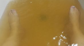 вода