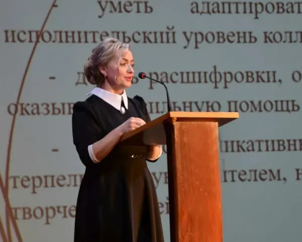 Путин наградил медалью педагога из Лесного - Президент России Владимир Путин подписал указ о награждении преподавателя из Свердловской области. Жительница ЗАТО Лесной Лариса Фомичева удостоена медали «За труды в культуре и искусстве». Путин наградил медалью педагога из Лесного -