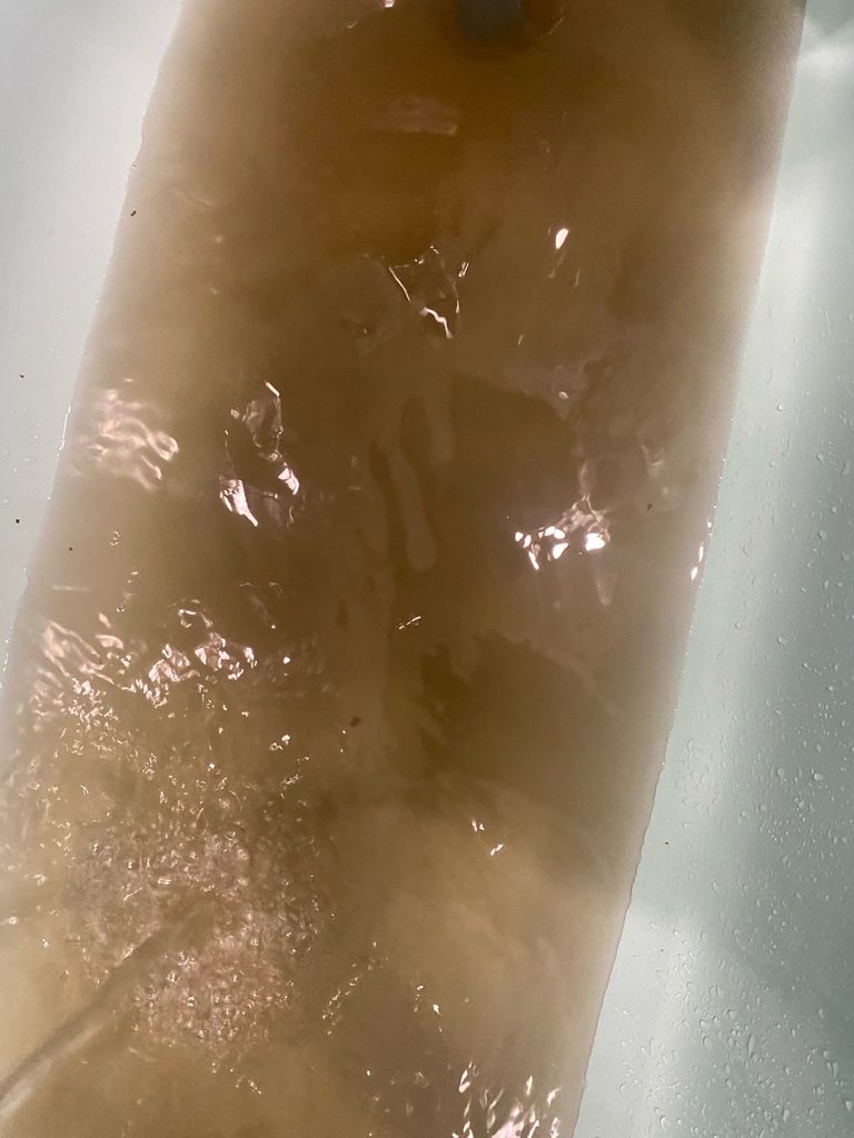 Вода в Тагиле может стать предметом жалобы силовикам - Грязная вода в квартирах становится серьёзной проблемой для жителей Нижнего Тагила Вода в Тагиле может стать предметом жалобы силовикам -