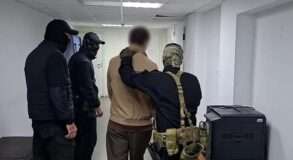 Трое жителей Екатеринбурга обвиняются в похищении человека и вымогательстве -
