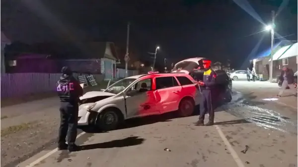 Торопливый таксист спровоцировал тройную аварию на Урале: водитель в реанимации, пассажиры в хирургии -