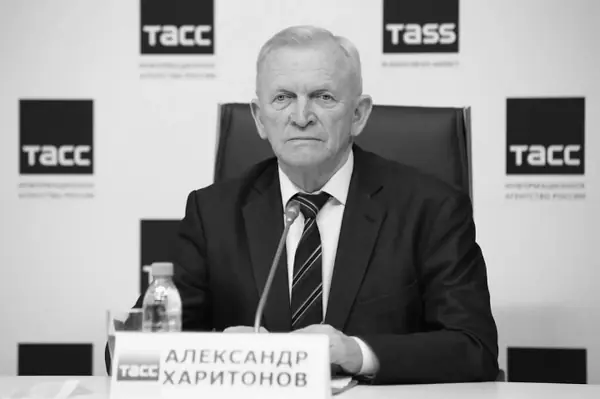 Умер главный эпидемиолог Свердловской области Александр Харитонов - В Екатеринбурге скончался главный эпидемиолог Свердловской области, кандидат медицинских наук и Почётный гражданин города Александр Николаевич Харитонов. О кончине сообщила заместитель губернатора – министр здравоохранения региона Татьяна Савинова. Александр Харитонов
