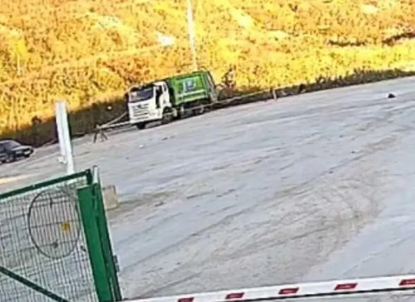 Мусоровоз привез радиоактивные вещи на свалку в Нижнем Тагиле -