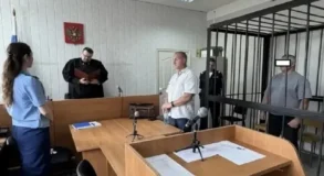 Суд оставил под стражей обвиняемых в нападении на ученого РАН -