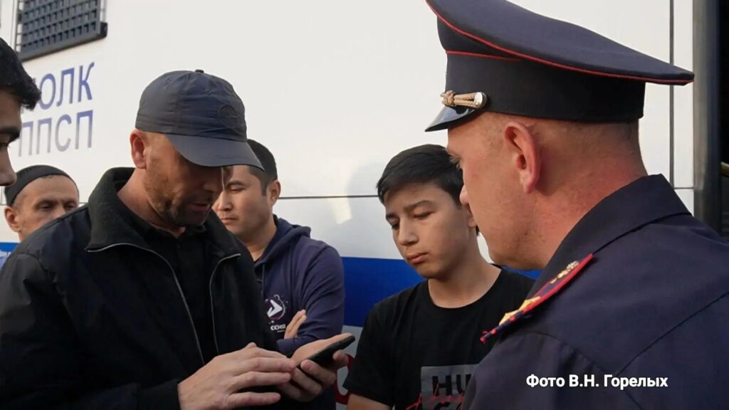 Валерий Горелых: в Свердловской области стартовала профилактическая акция «Нелегал- Кордон 2026» - На территории Свердловской области в настоящее время находятся с различными целями свыше 100 тысяч иностранных граждан, в том числе, нелегалов. нелегал мигранты
